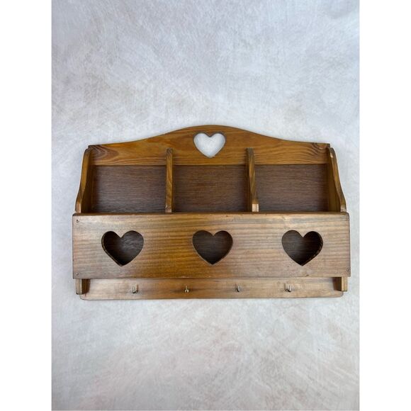 Vintage Wooden Heart Key Holder Mail Holder Cottagecore - Picture 1 of 7